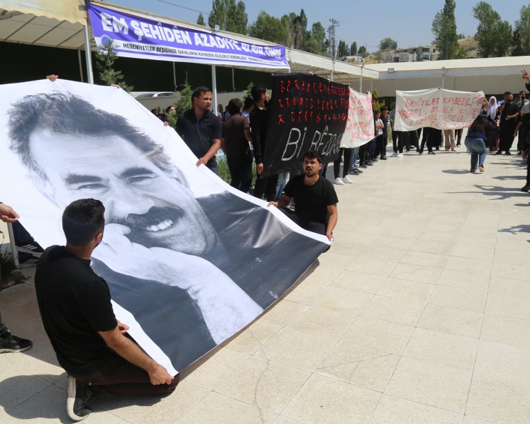 Wan'daki taziyeye gençlerden kitlesel katılım: Mücadelelerine sahip çıkacağız 